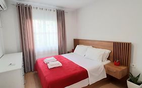 Comfy Apartment- Sunny Balcony